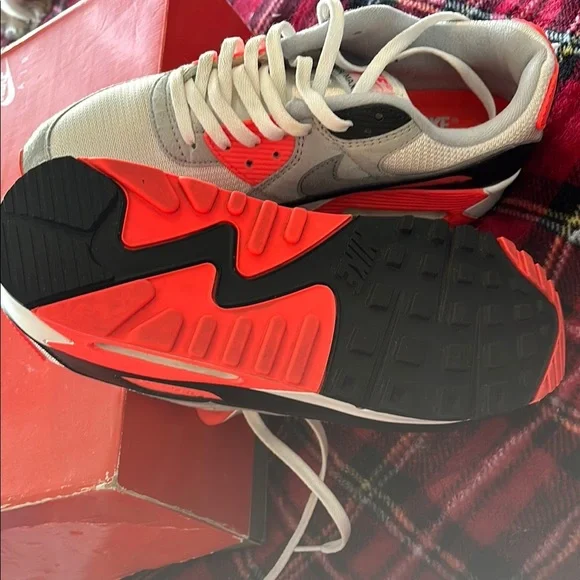 Nike Air Max III Sneakers - Picture 5 of 7